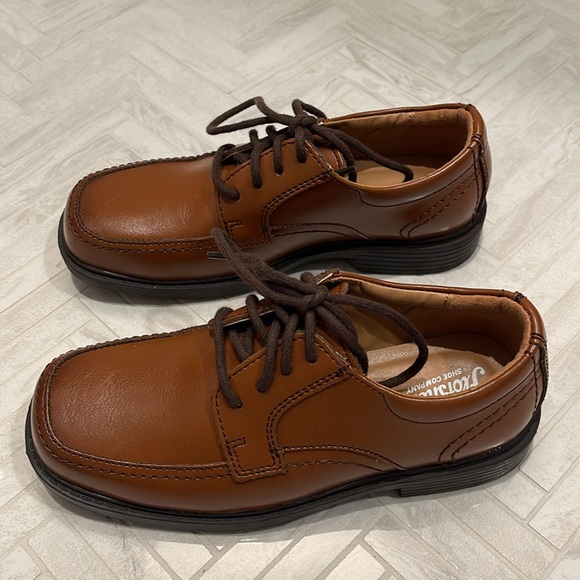 Florsheim Boys Cognac Brown dress shoes, size 13 - Picture 2 of 7